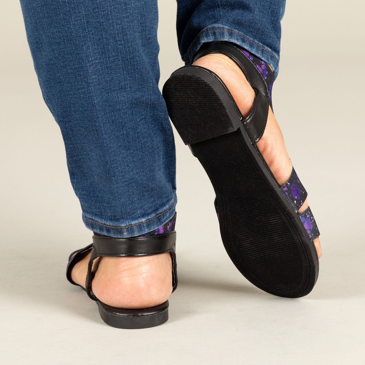 Pawsitively Stretchy Sandals