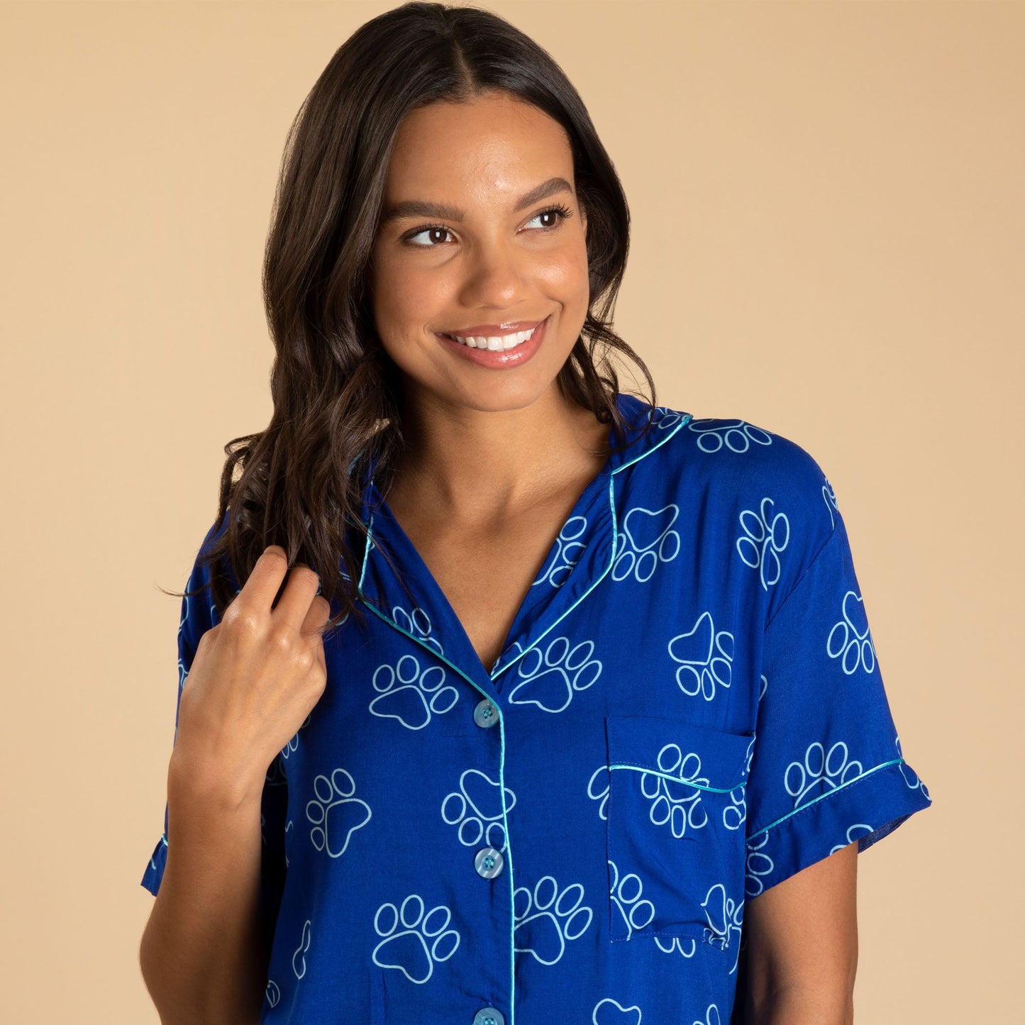 Outlined Paw Prints Pajama Shorts Set