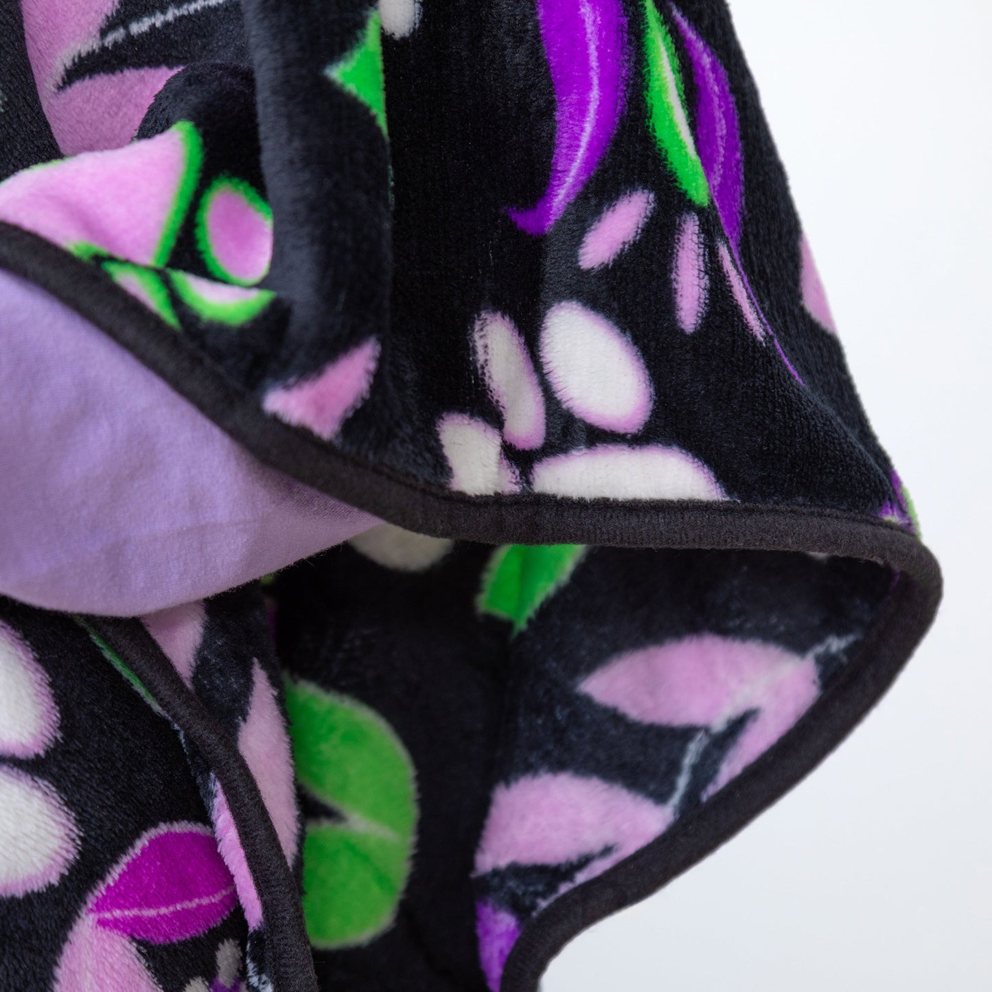 Super Cozy™ Paw Print Pocket Shawl