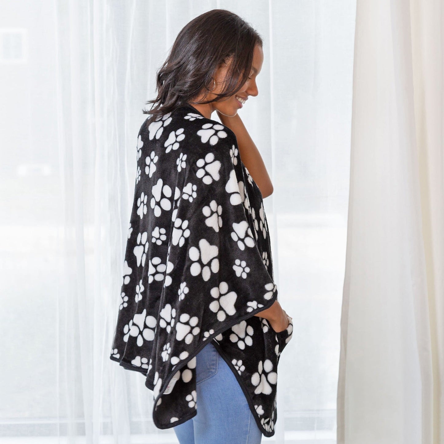 Super Cozy™ Paw Print Pocket Shawl