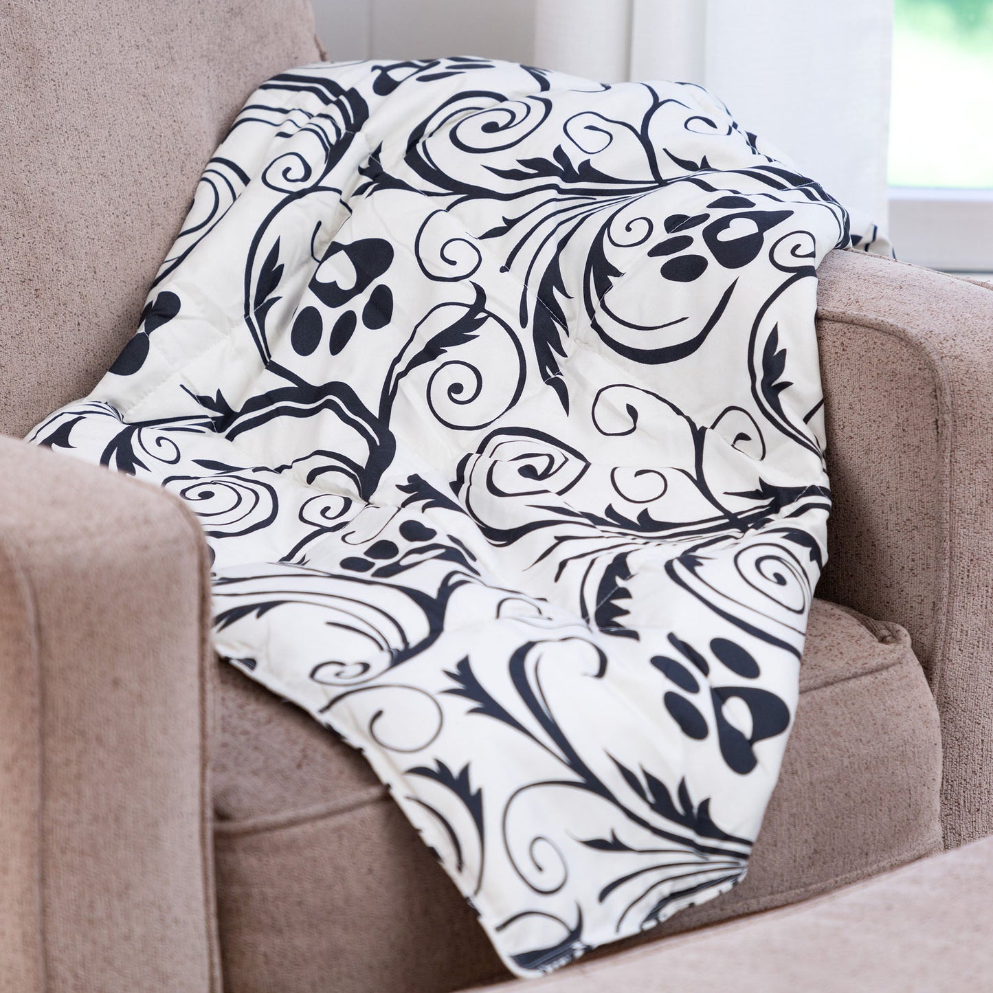 Flourish Paws Quilted Puffy Throw Blanket