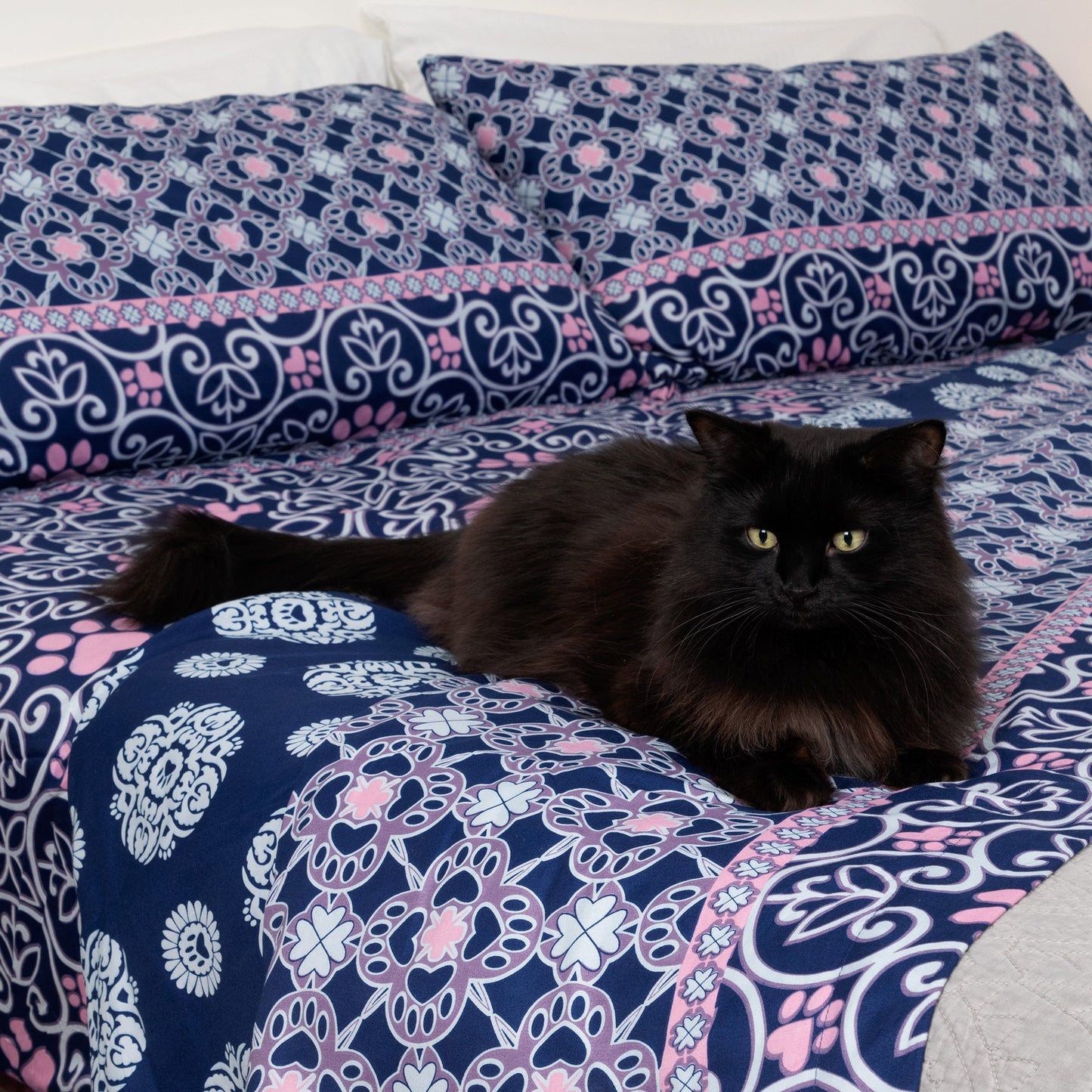 Super Cozy™ Perfectly Patterned Paws Sheet Set