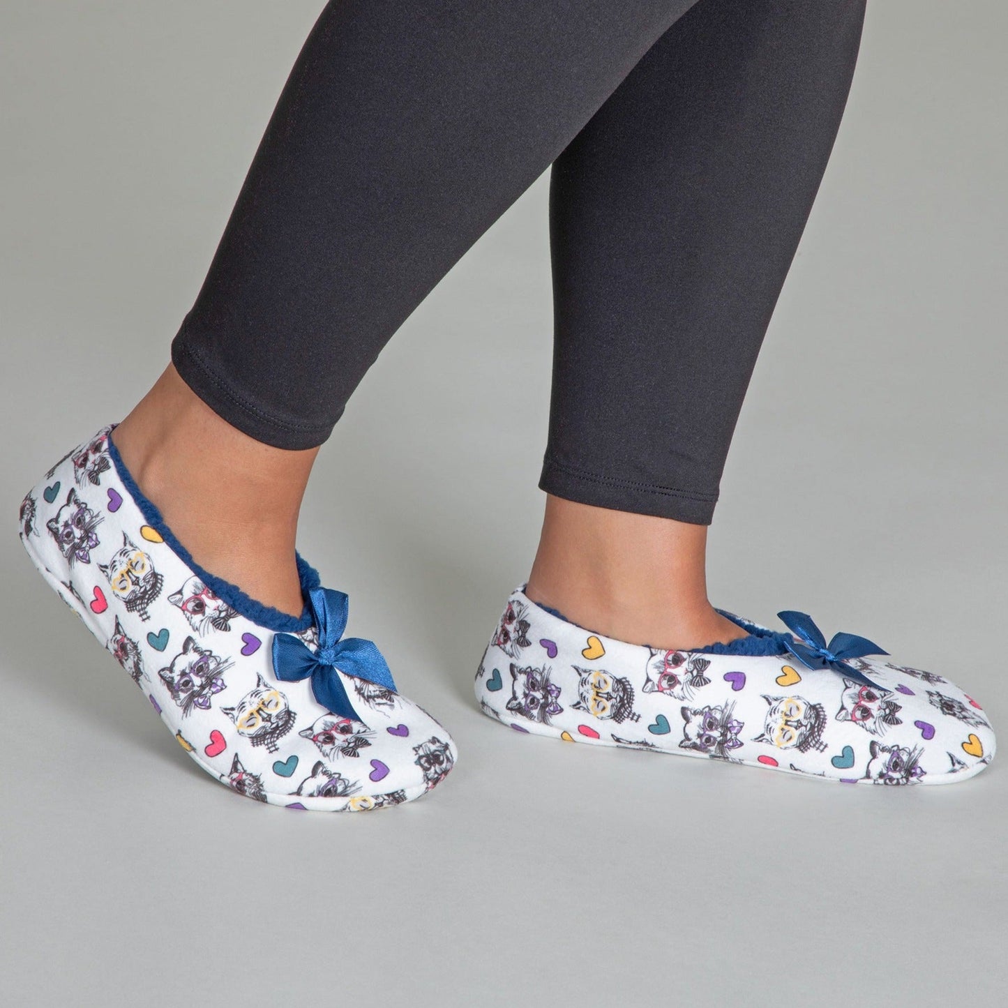 Super Cozy™ Pawsitively Adorable Paw Slippers