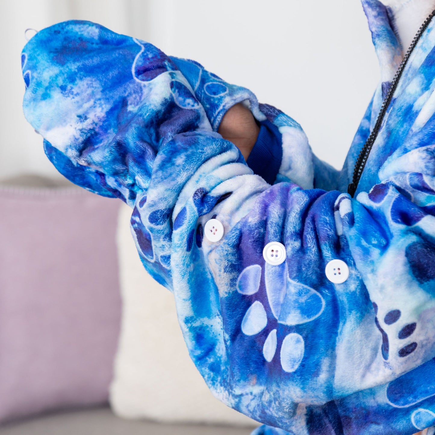 Super Cozy™ Deluxe Paw Print Wearable Blanket