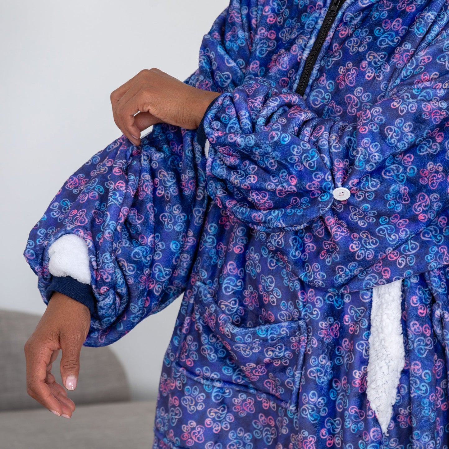 Super Cozy™ Deluxe Paw Print Wearable Blanket