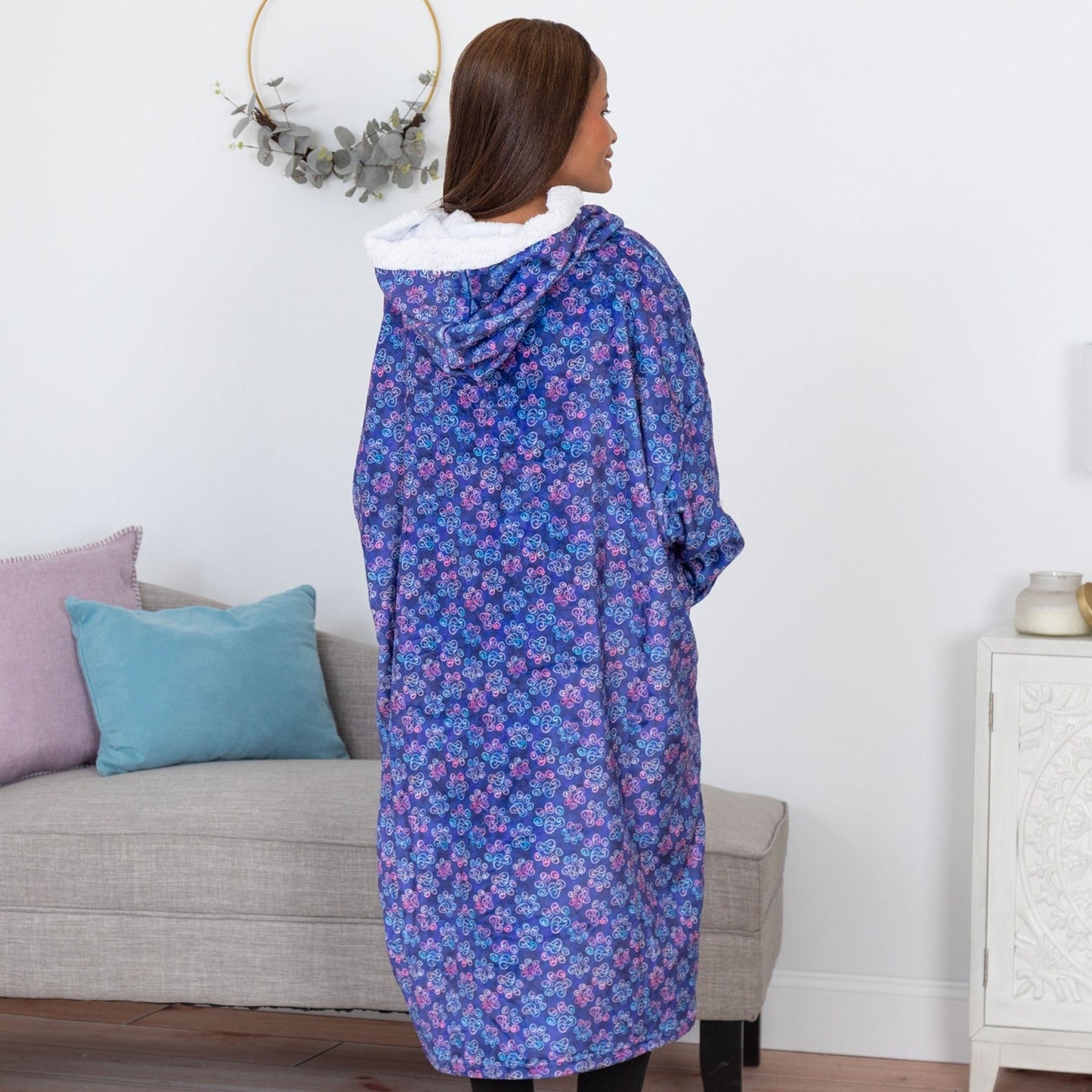 Super Cozy™ Deluxe Paw Print Wearable Blanket