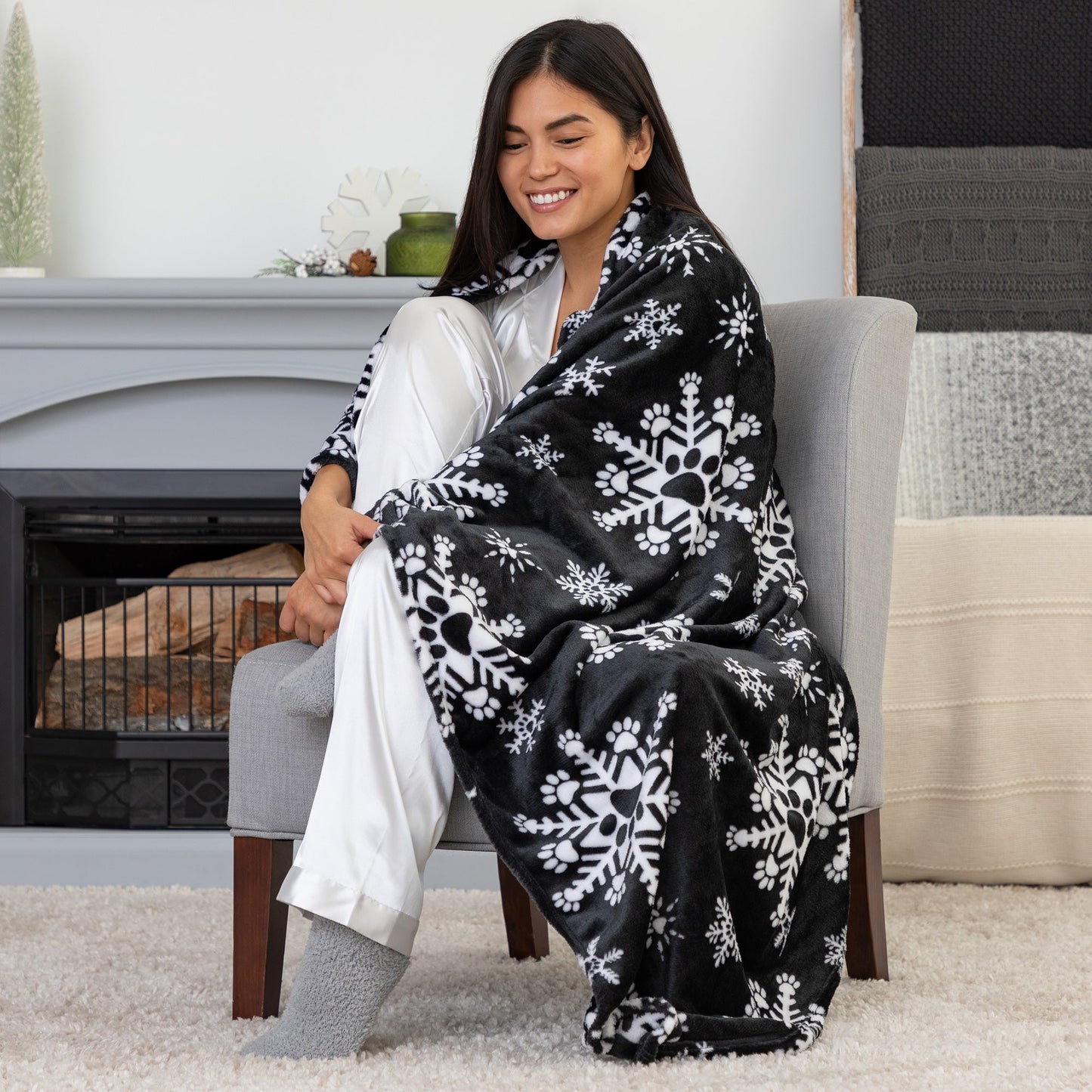 Super Cozy™ Fleece Paw Print Throw Blanket