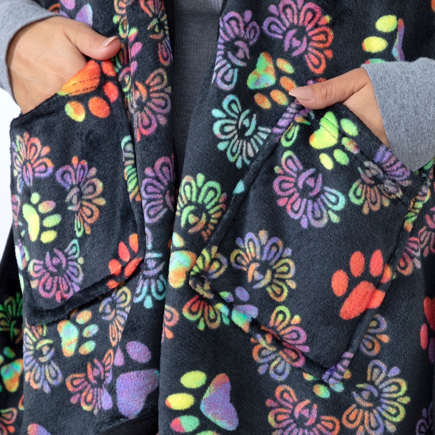 Super Cozy™ Paw Print Pocket Shawl