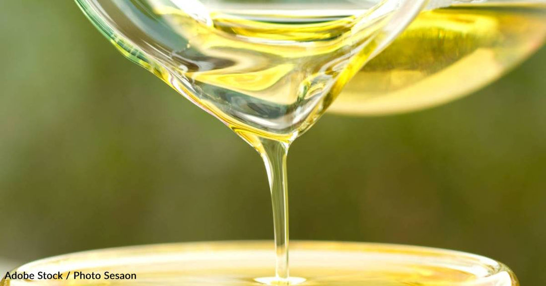 A Drizzle of Olive Oil a Day May Protect Against Death From Dementia, Study Finds