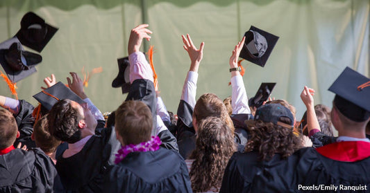 This Redditor Intentionally Uninvited Her Family from Her Graduation Ceremony