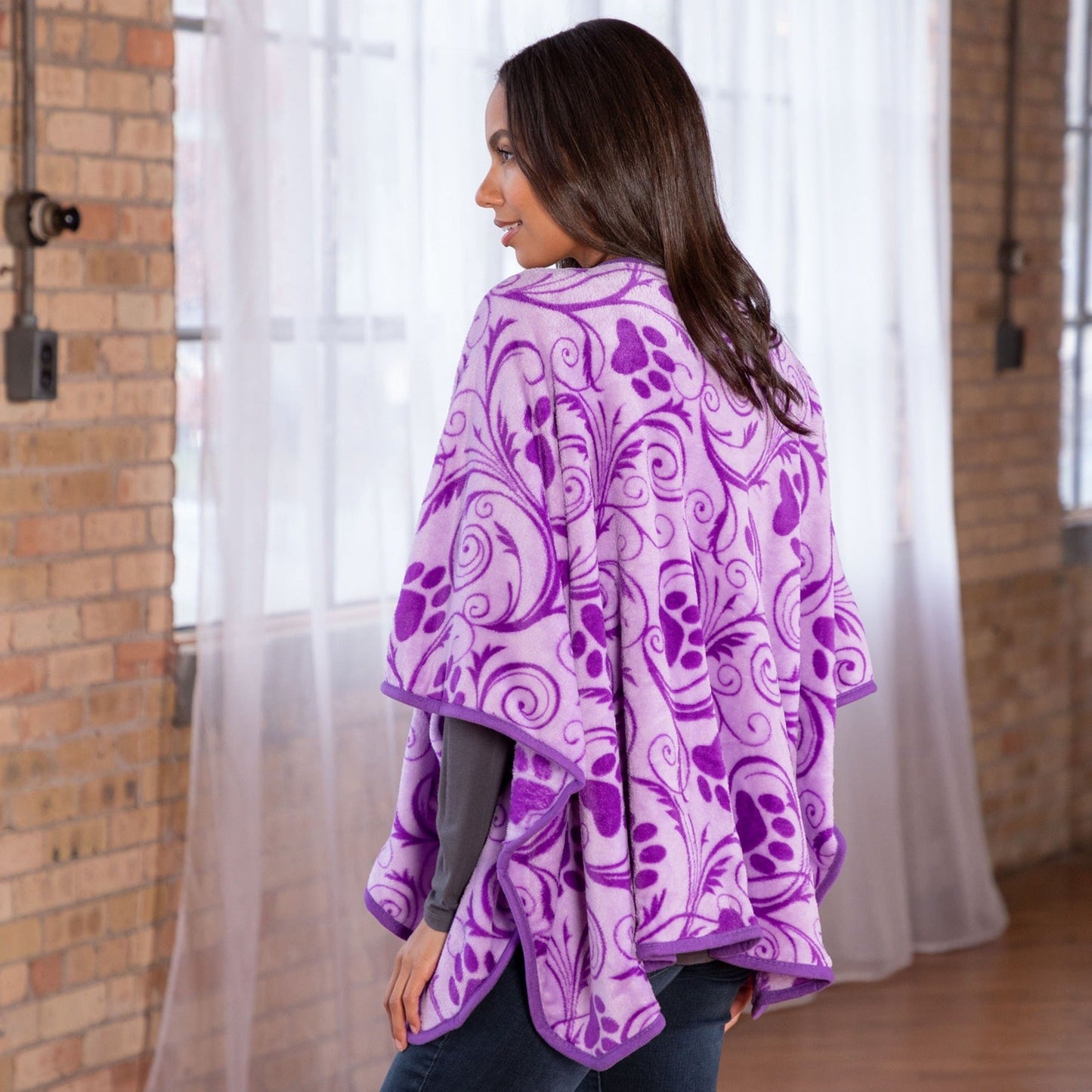 Super Cozy&trade; Paw Print Pocket Shawl