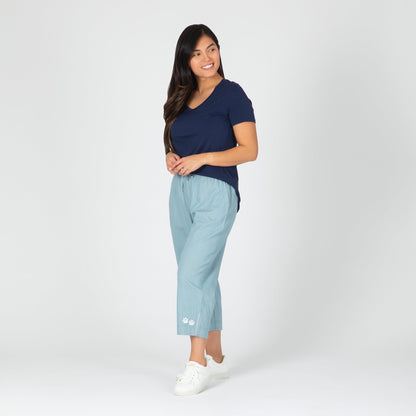 Paw Print Zipper-Hem Denim Capri Pants